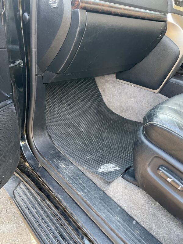 Land Cruiser 200 Series Heavy Duty Rubber Floor Mat Set - Image 3